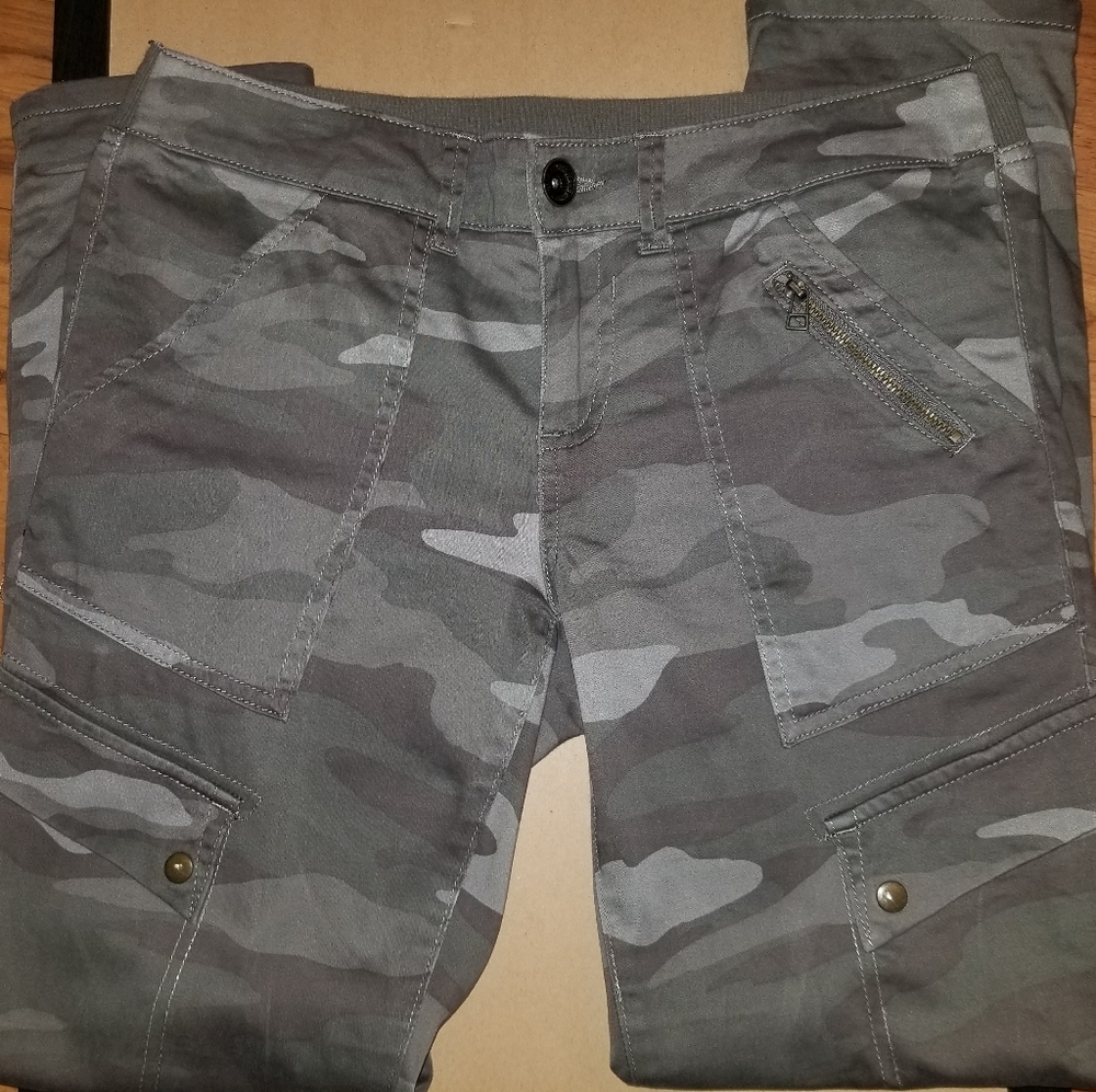 Camouflage Ankle Pants